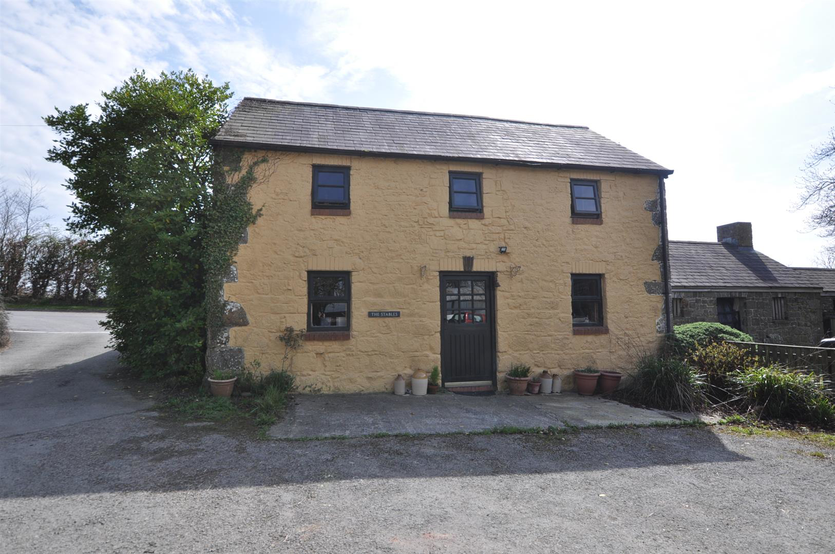 Llanddewi Velfrey, Narberth