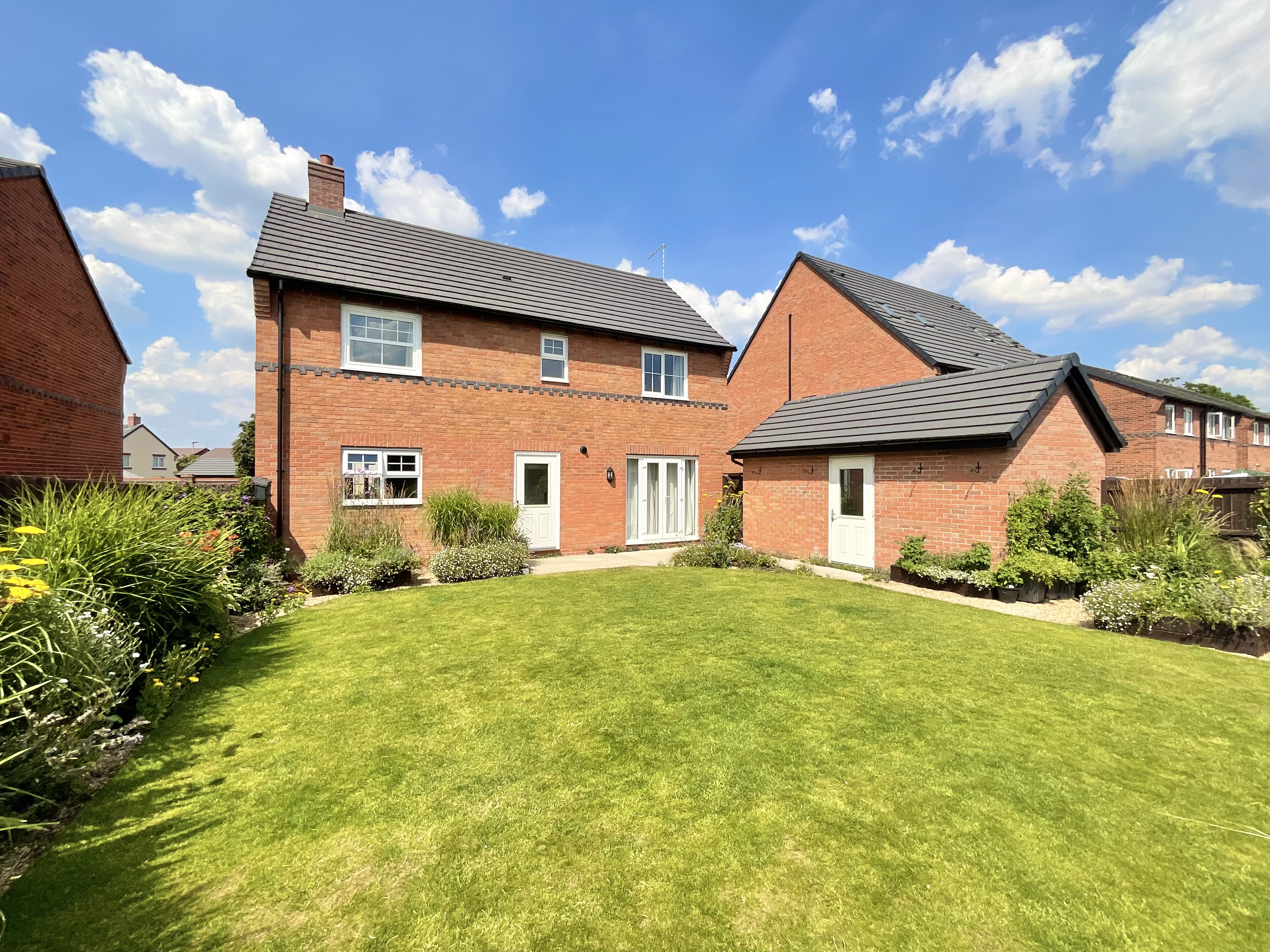 Henry Hughes Drive, Shavington, CW2, photo 4