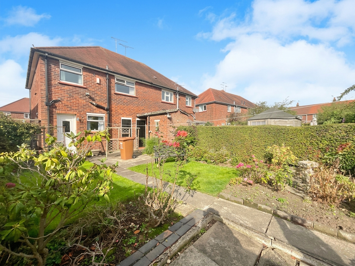 Barthomley Crescent, Crewe, CW2, photo 16