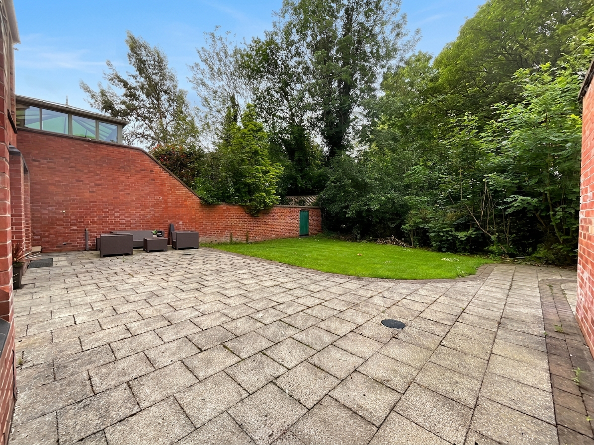 Sidmouth Avenue, Newcastle, ST5, photo 28