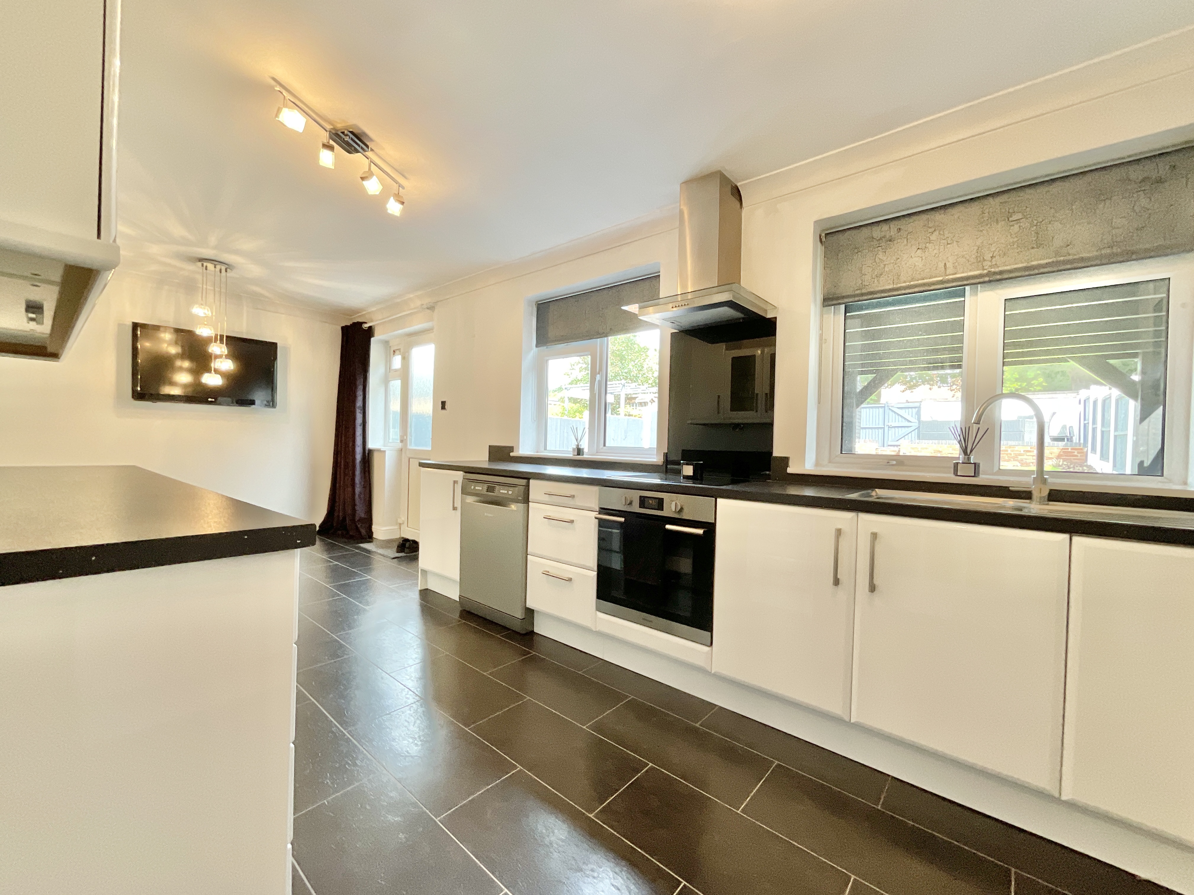 Park View, Swynnerton, ST15, photo 3