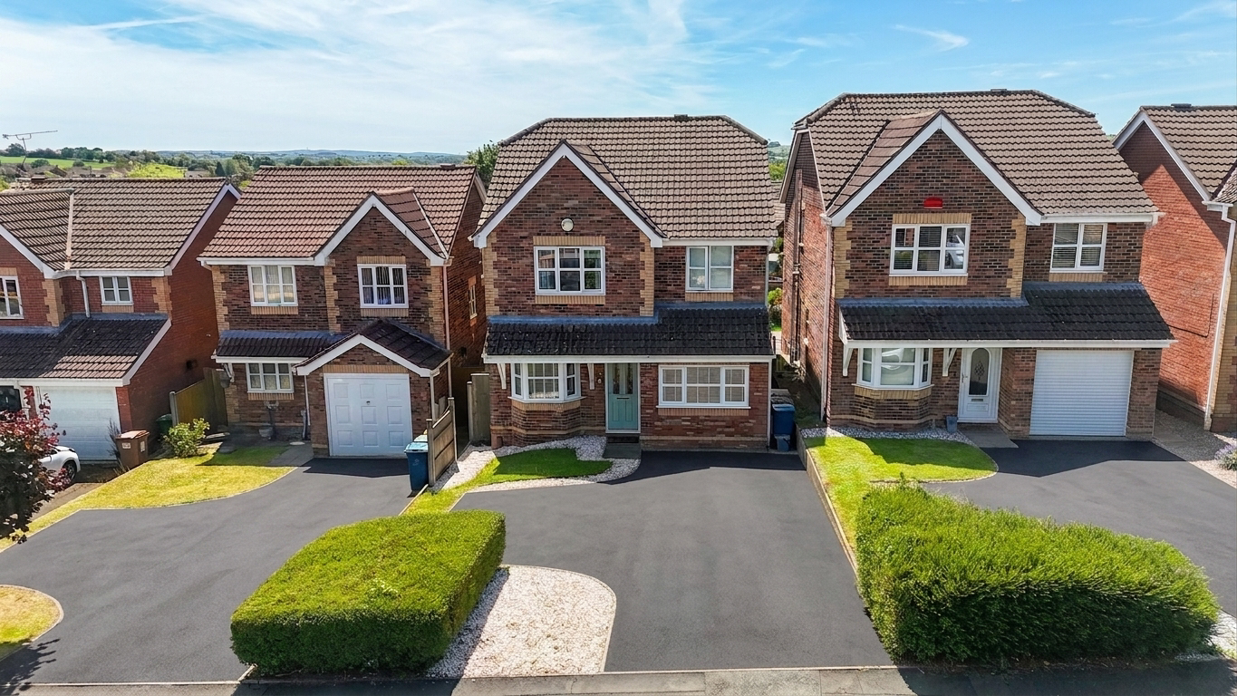 Mercer Avenue, Stone, ST15