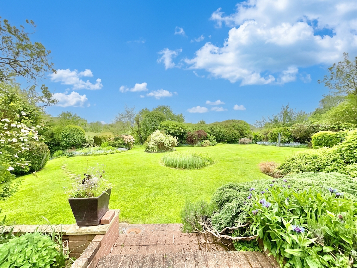 Willowbrook, Derrington, ST18, photo 29