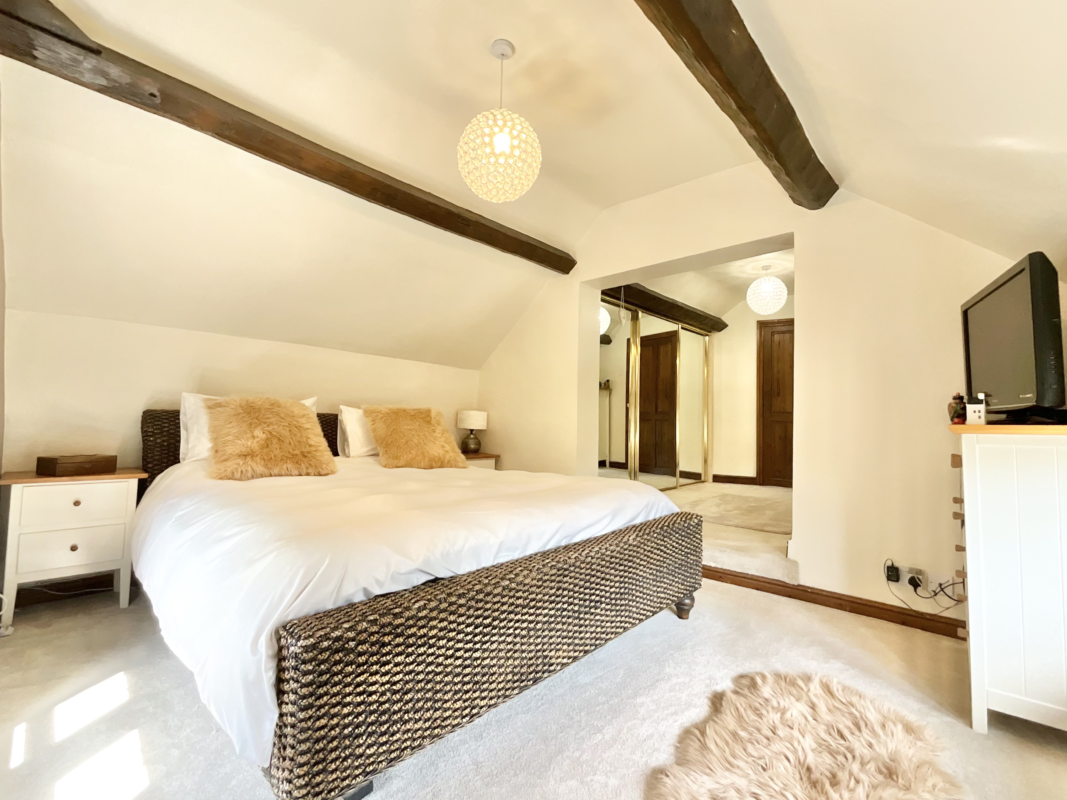 High Street, Caverswall, ST11, photo 13