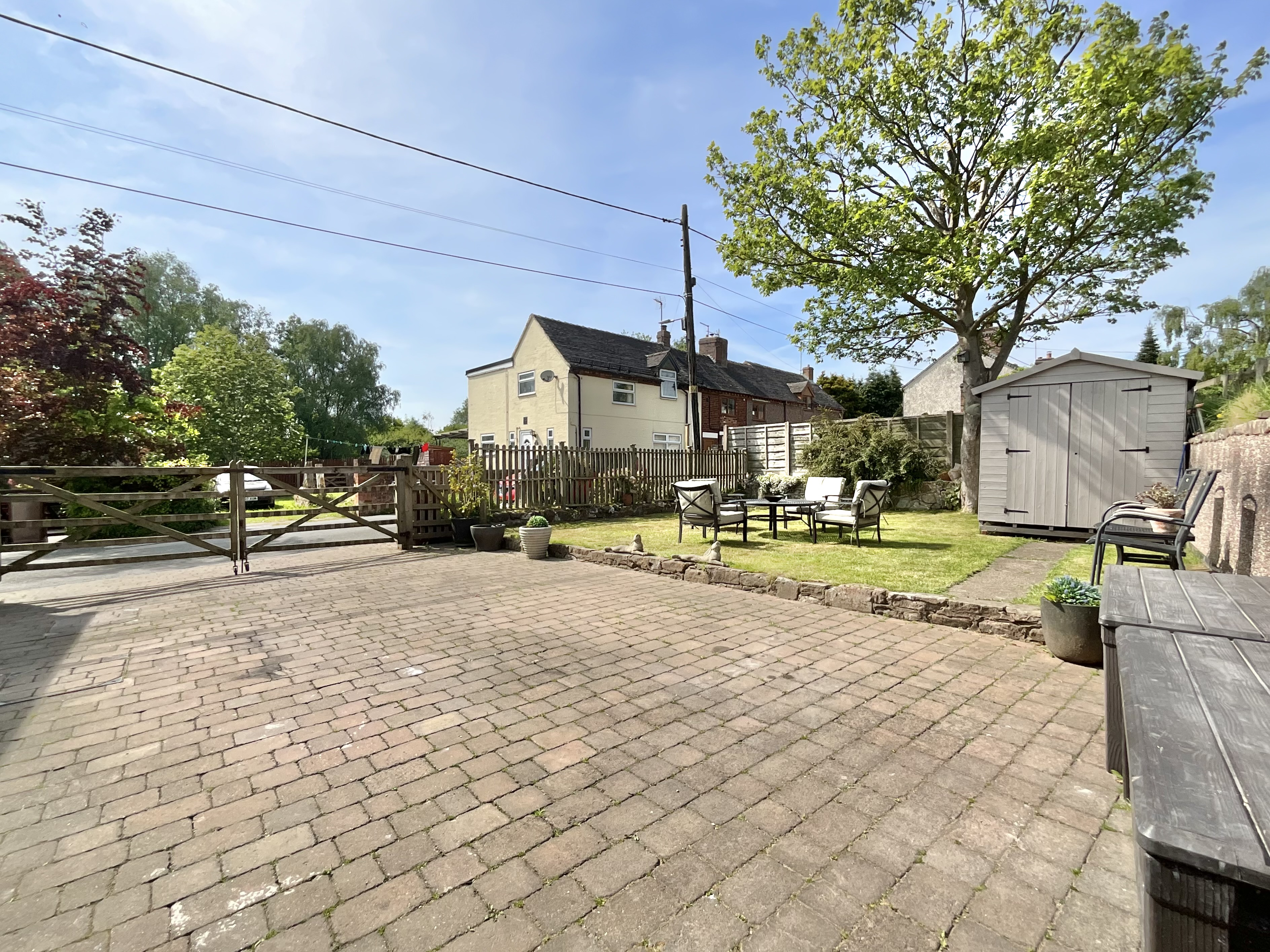 High Street, Caverswall, ST11, photo 25
