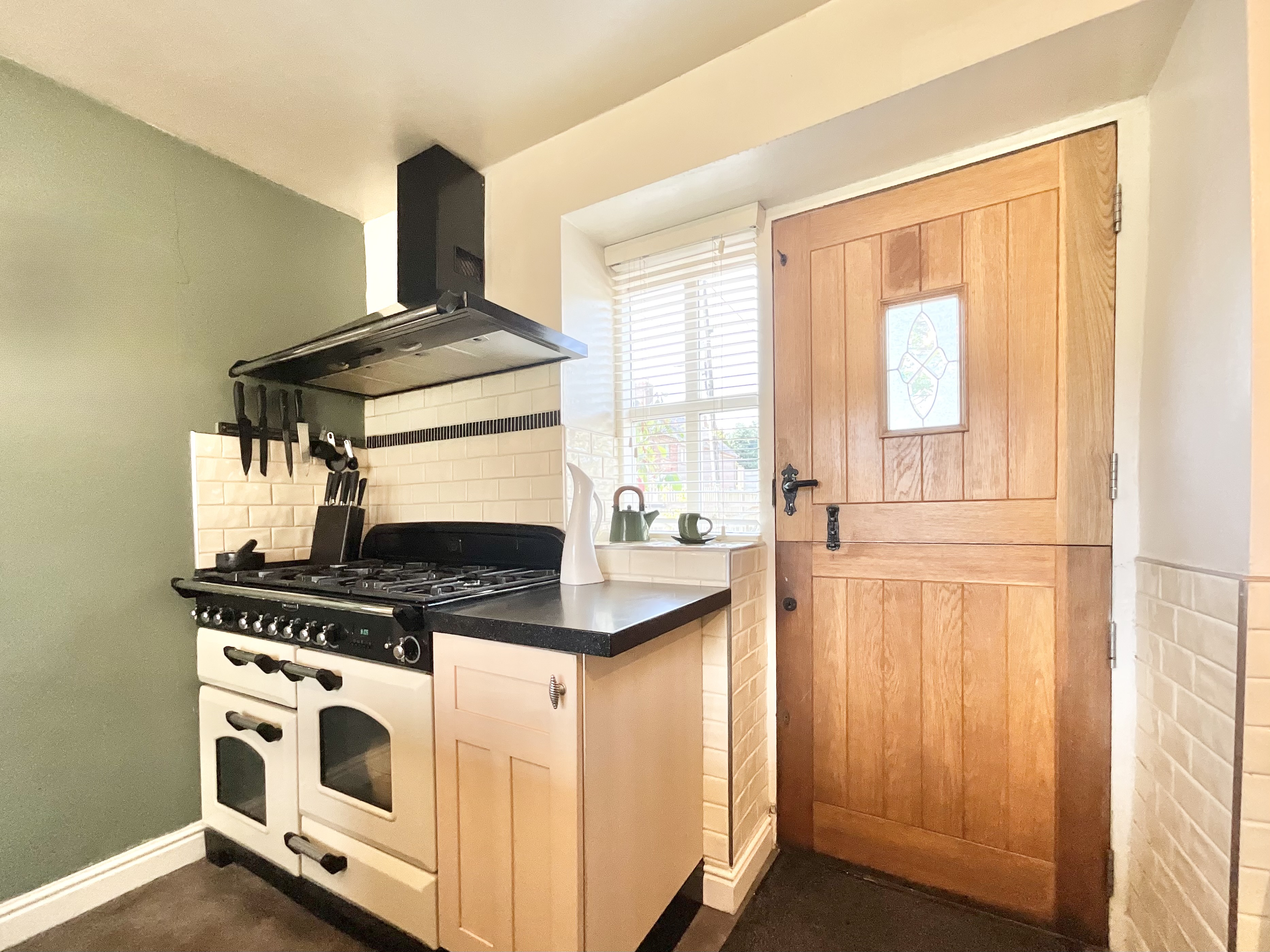 High Street, Caverswall, ST11, photo 12