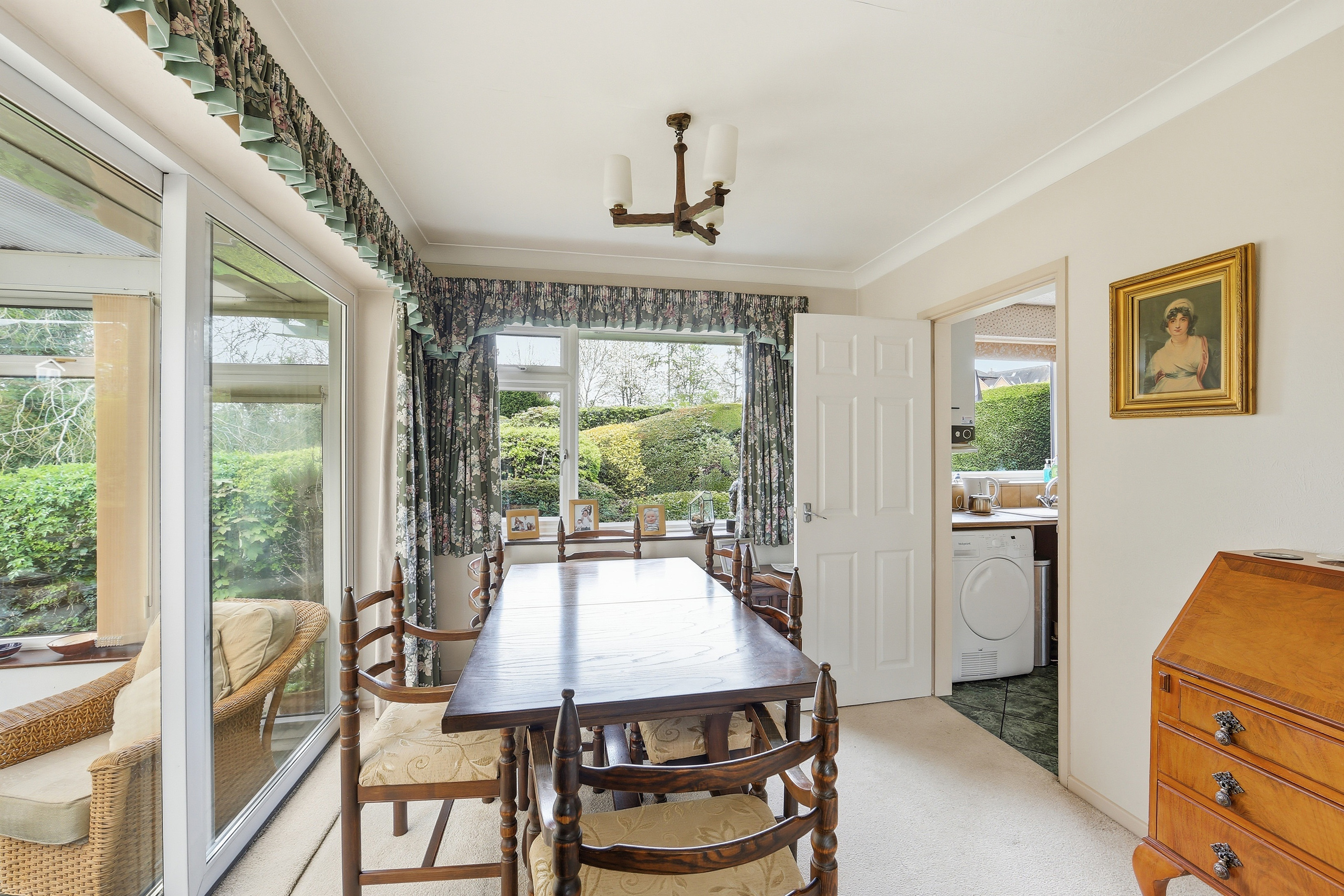 Dining Room 002