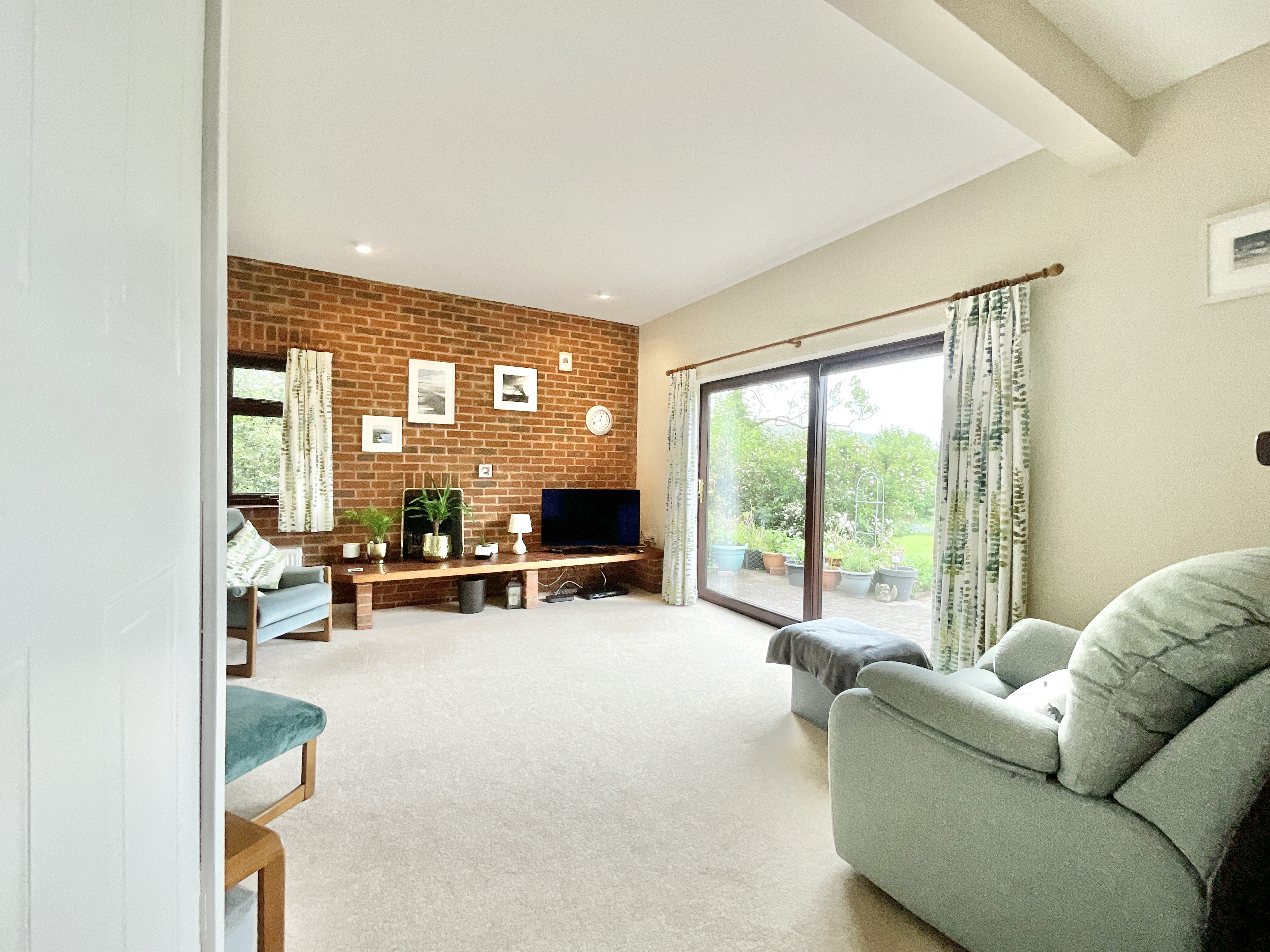 Willowbrook, Derrington, ST18, photo 6