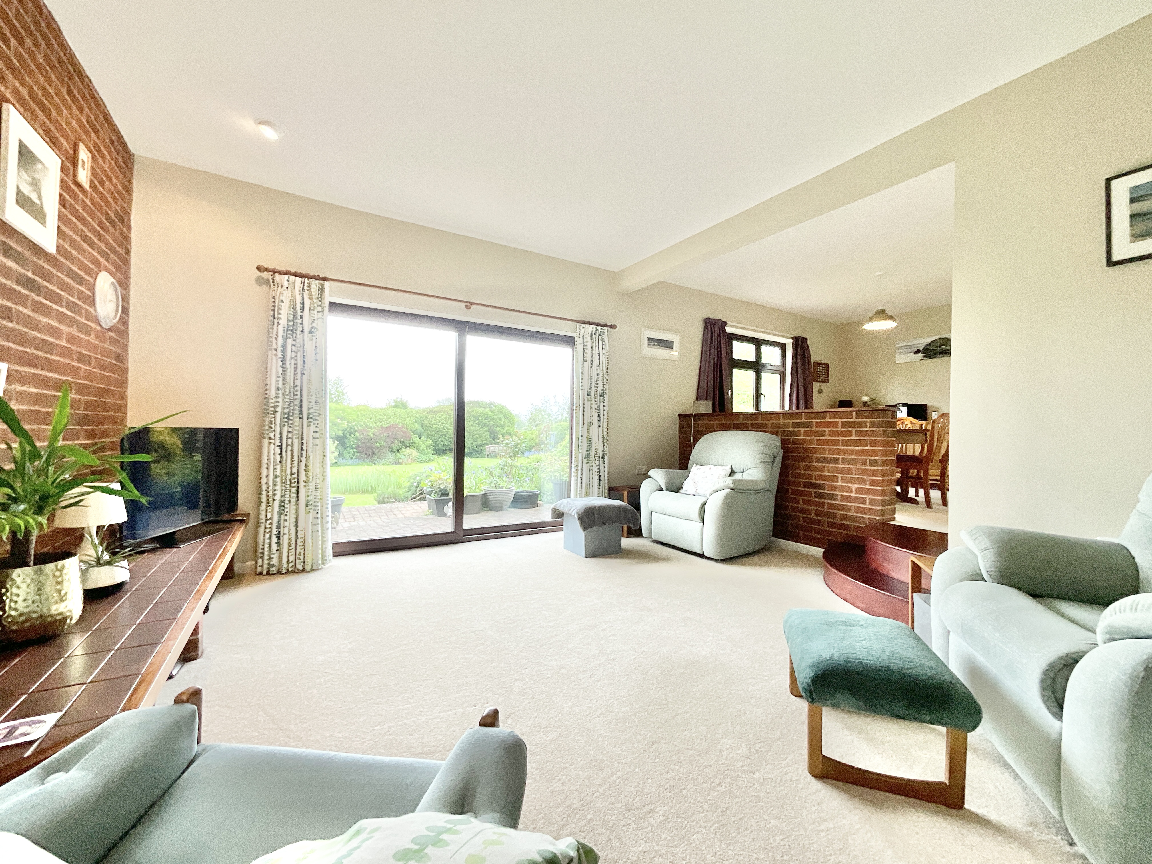 Willowbrook, Derrington, ST18, photo 5