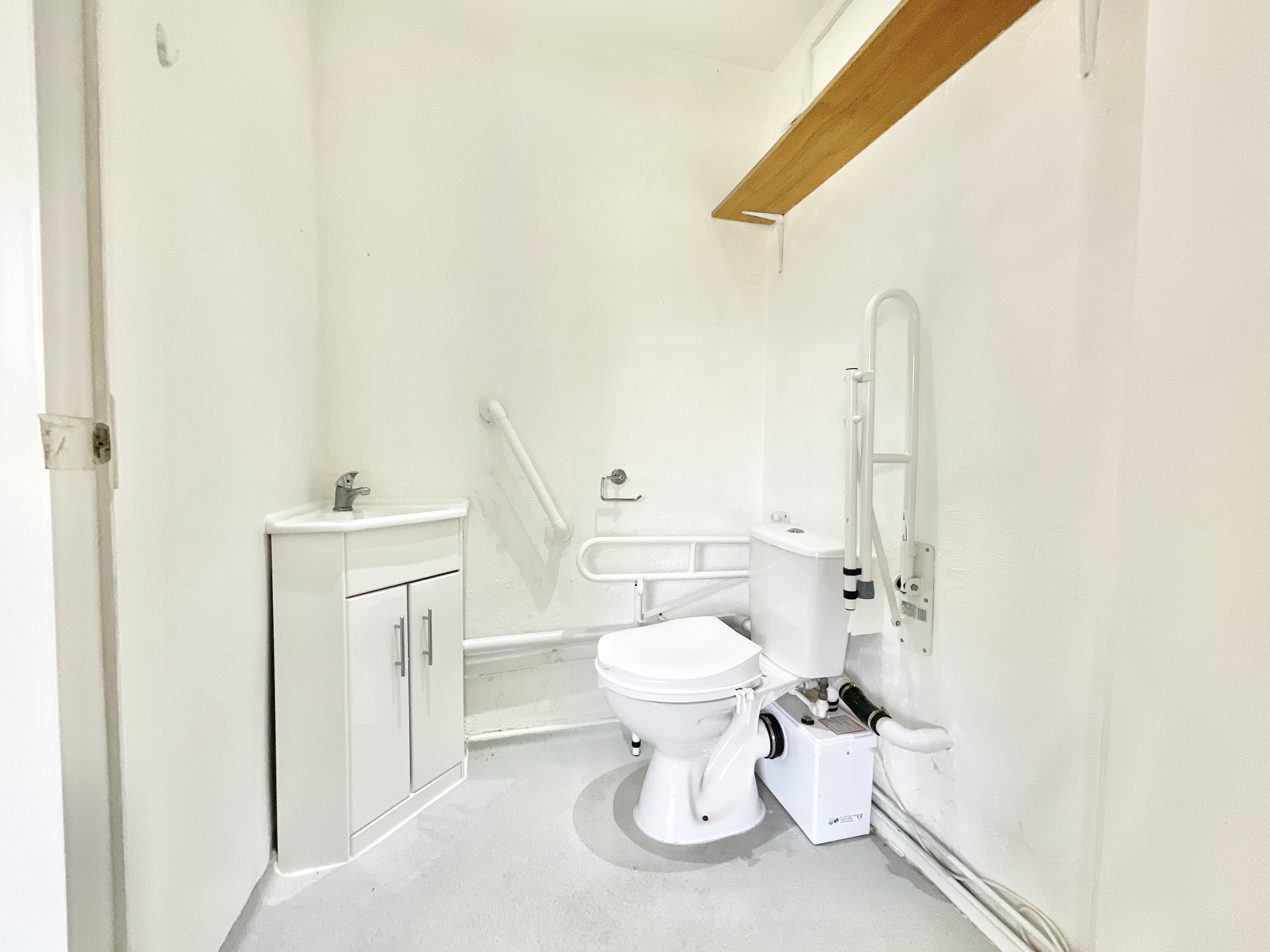 Photo 8